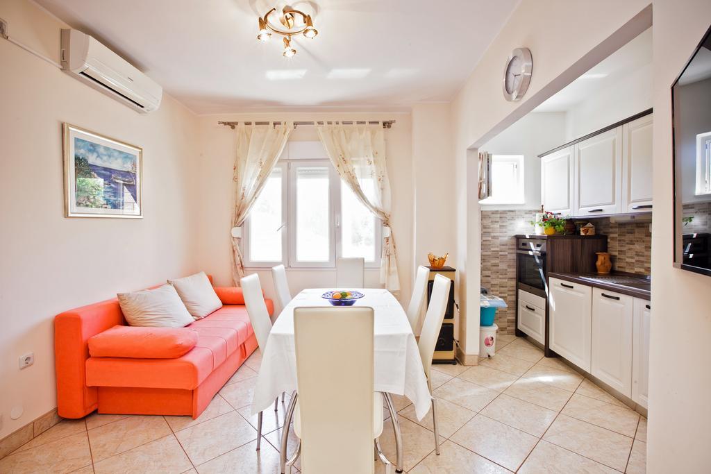 Villa Stana Vinišće Buitenkant foto