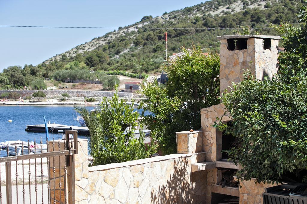 Villa Stana Vinišće Buitenkant foto