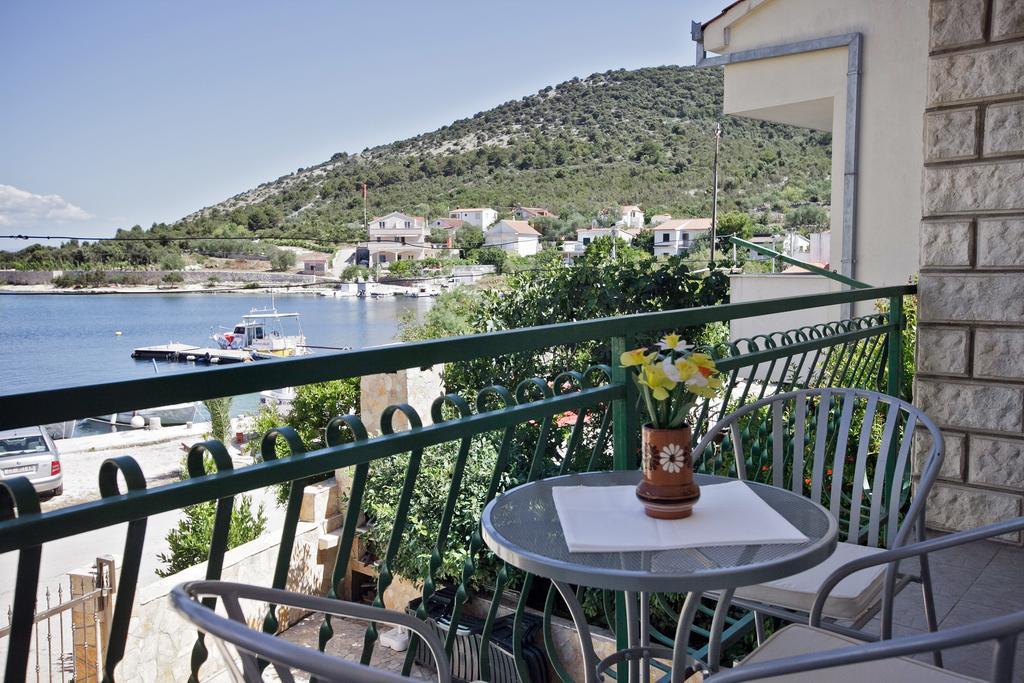 Villa Stana Vinišće Buitenkant foto