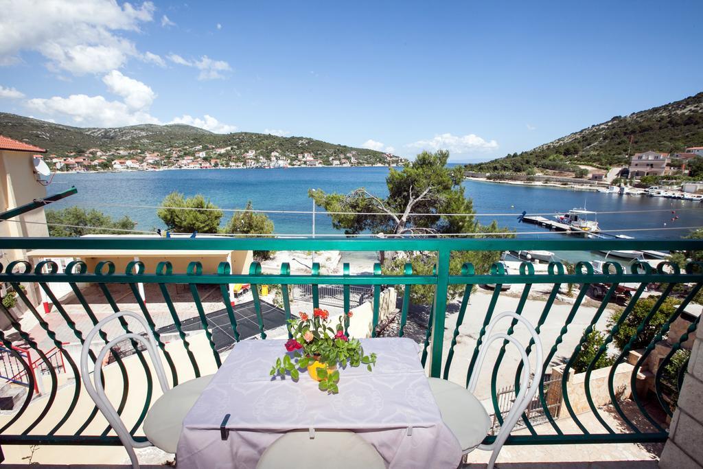 Villa Stana Vinišće Buitenkant foto